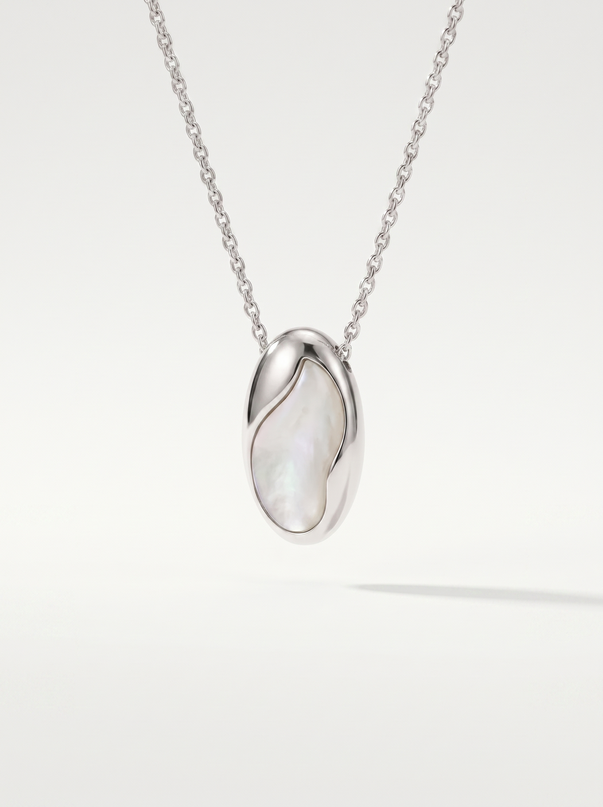 Antonia Mother of Pearl Pendant Necklace
