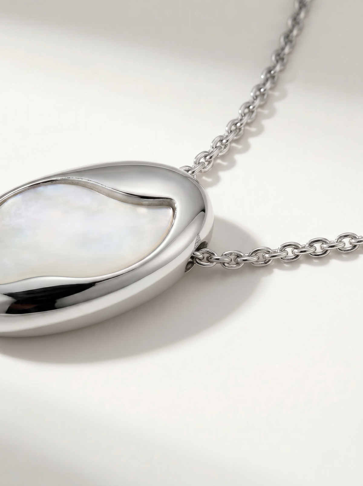 Antonia Mother of Pearl Pendant Necklace