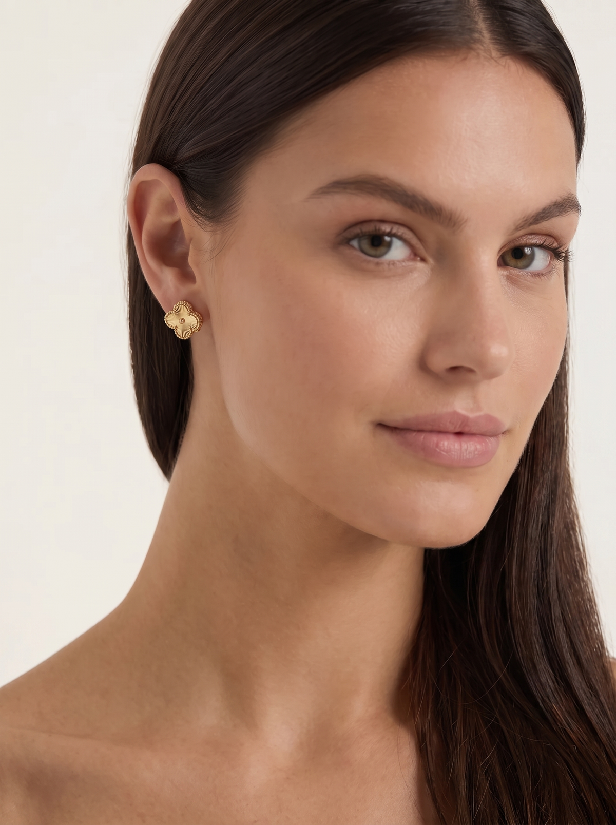Leonore Beaded Edge Clover Earrings