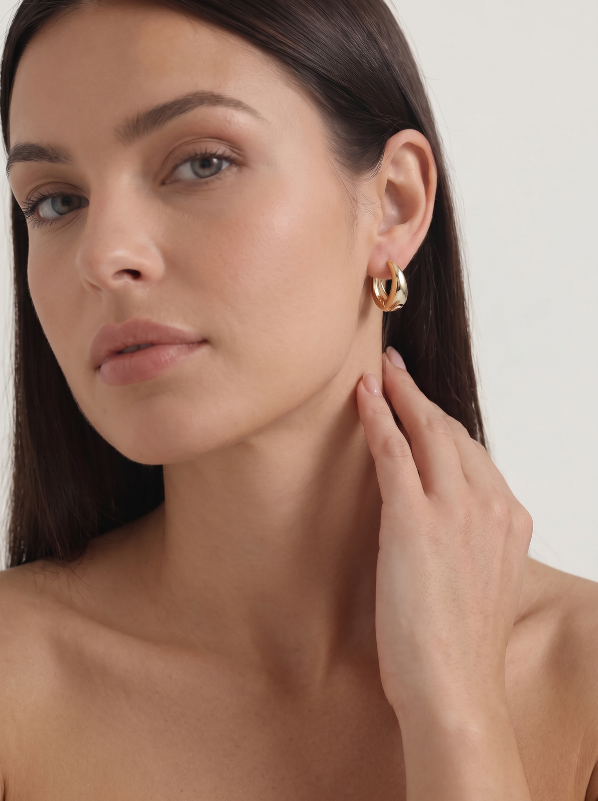 Ginevra Round Huggie Hoop Earrings
