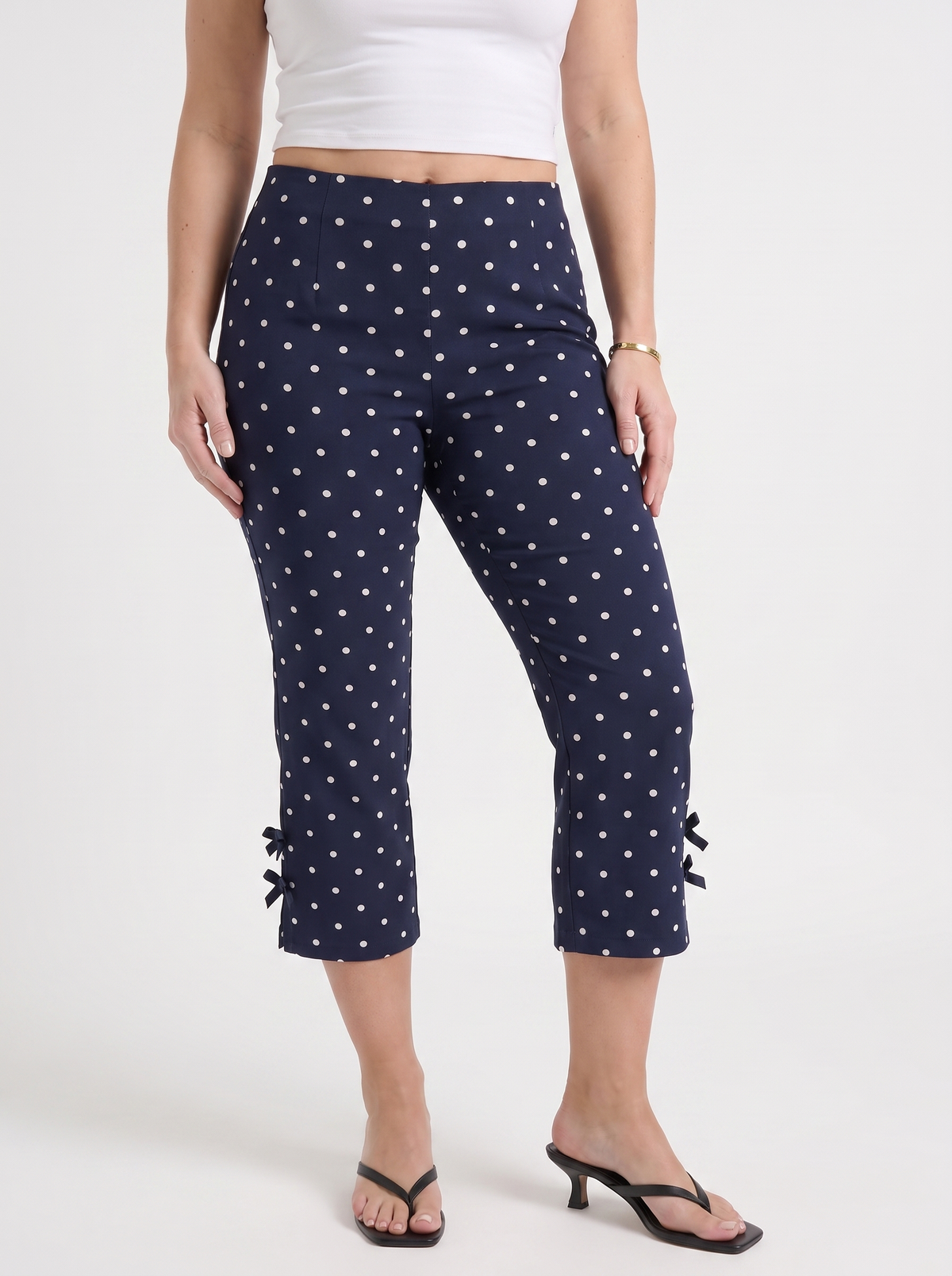 Jill Bow Detail Capri Pants